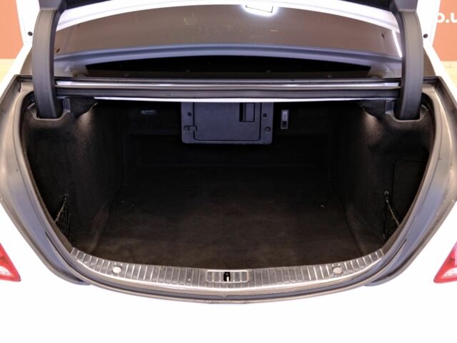 Белый Мерседес С Класс, объемом двигателя 4.7 л и пробегом 163 тыс. км за 27900 $, фото 8 на Automoto.ua