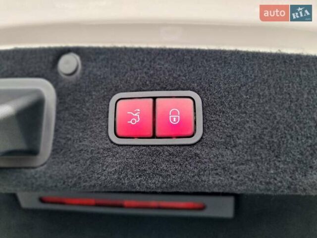 Белый Мерседес С Класс, объемом двигателя 4.66 л и пробегом 187 тыс. км за 36500 $, фото 38 на Automoto.ua