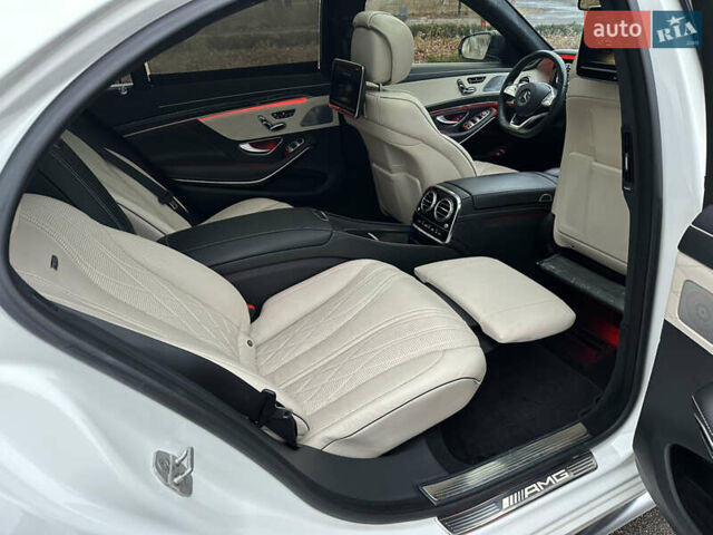 Белый Мерседес С Класс, объемом двигателя 5.5 л и пробегом 82 тыс. км за 46950 $, фото 111 на Automoto.ua