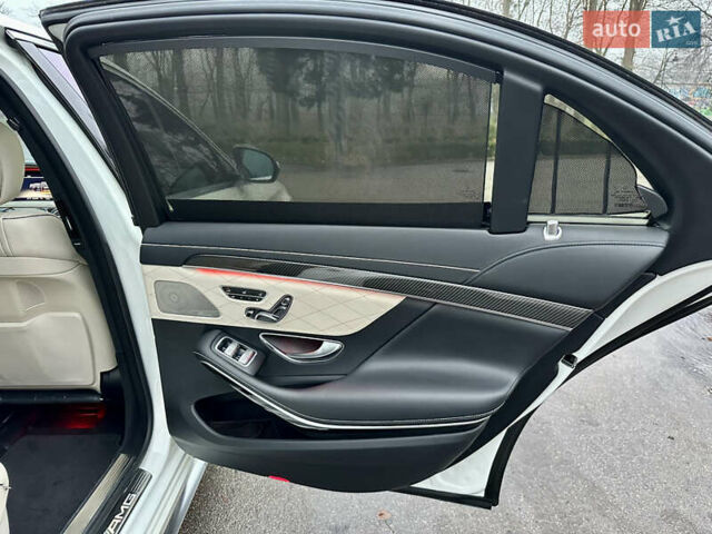 Белый Мерседес С Класс, объемом двигателя 5.5 л и пробегом 82 тыс. км за 46950 $, фото 117 на Automoto.ua