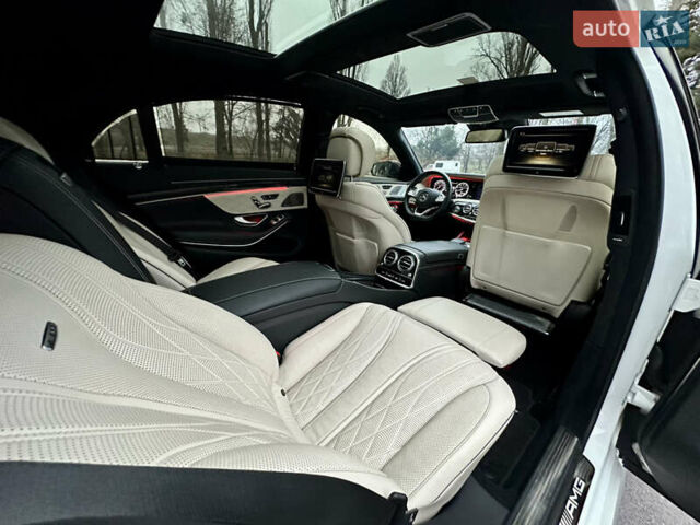 Белый Мерседес С Класс, объемом двигателя 5.5 л и пробегом 82 тыс. км за 46950 $, фото 114 на Automoto.ua