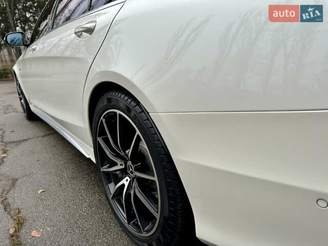 Белый Мерседес С Класс, объемом двигателя 5.5 л и пробегом 82 тыс. км за 46950 $, фото 42 на Automoto.ua