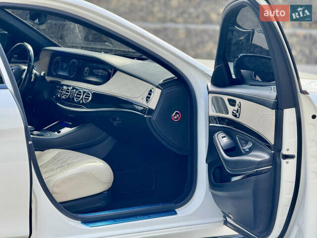 Белый Мерседес С Класс, объемом двигателя 2.99 л и пробегом 300 тыс. км за 29500 $, фото 24 на Automoto.ua