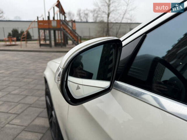 Белый Мерседес С Класс, объемом двигателя 4.7 л и пробегом 187 тыс. км за 34700 $, фото 13 на Automoto.ua