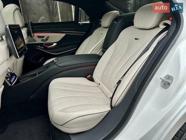 Белый Мерседес С Класс, объемом двигателя 5.5 л и пробегом 82 тыс. км за 46950 $, фото 85 на Automoto.ua