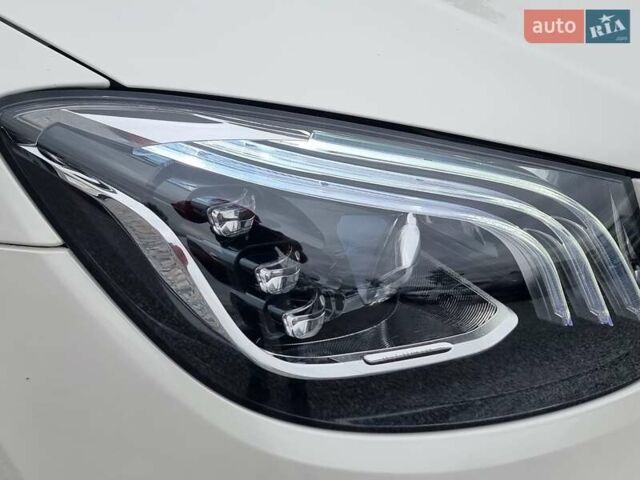 Белый Мерседес С Класс, объемом двигателя 4.66 л и пробегом 187 тыс. км за 36500 $, фото 5 на Automoto.ua