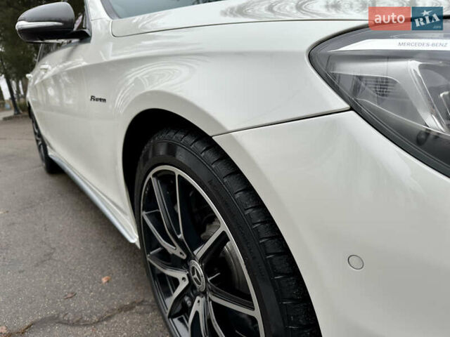 Белый Мерседес С Класс, объемом двигателя 5.5 л и пробегом 82 тыс. км за 46950 $, фото 37 на Automoto.ua