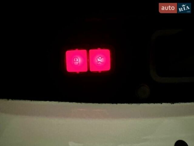 Белый Мерседес С Класс, объемом двигателя 5.5 л и пробегом 82 тыс. км за 46950 $, фото 110 на Automoto.ua