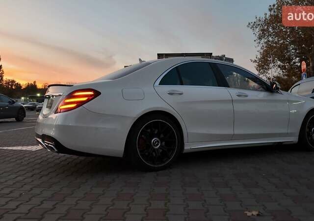 Белый Мерседес С Класс, объемом двигателя 3.5 л и пробегом 155 тыс. км за 30999 $, фото 6 на Automoto.ua