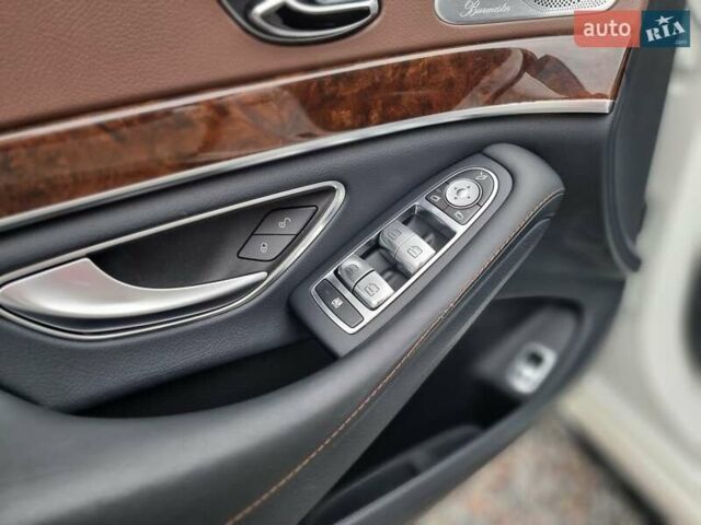 Белый Мерседес С Класс, объемом двигателя 4.66 л и пробегом 187 тыс. км за 36500 $, фото 46 на Automoto.ua