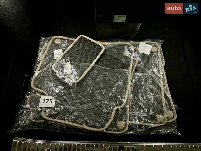 Белый Мерседес С Класс, объемом двигателя 5.5 л и пробегом 82 тыс. км за 46950 $, фото 109 на Automoto.ua