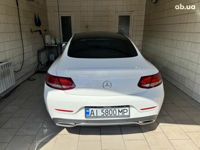 Белый Мерседес С Класс, объемом двигателя 2 л и пробегом 114 тыс. км за 21000 $, фото 4 на Automoto.ua