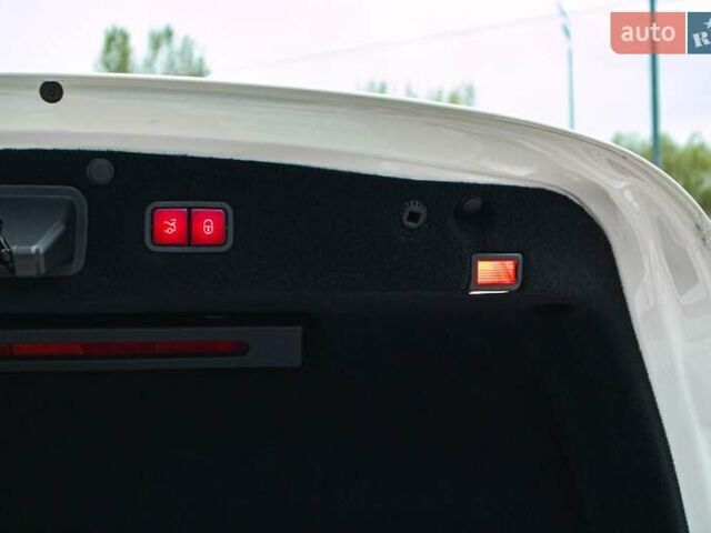 Білий Мерседес С Клас, об'ємом двигуна 4.7 л та пробігом 165 тис. км за 54500 $, фото 58 на Automoto.ua