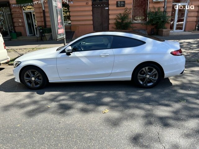 Белый Мерседес С Класс, объемом двигателя 2 л и пробегом 114 тыс. км за 21000 $, фото 1 на Automoto.ua