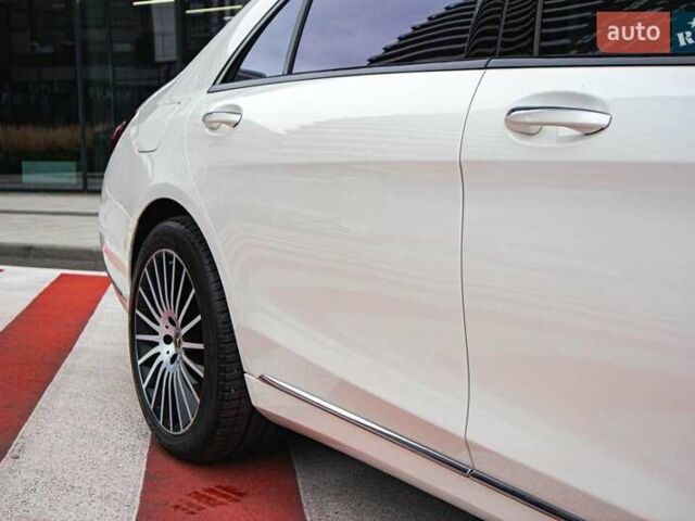 Білий Мерседес С Клас, об'ємом двигуна 4.7 л та пробігом 165 тис. км за 54500 $, фото 18 на Automoto.ua