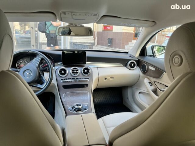 Белый Мерседес С Класс, объемом двигателя 2 л и пробегом 114 тыс. км за 21000 $, фото 2 на Automoto.ua