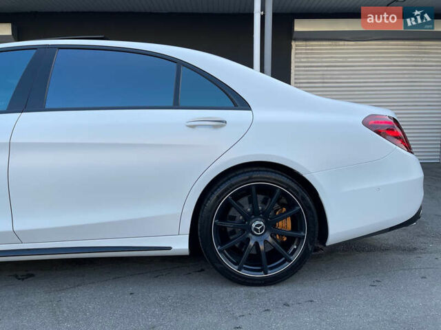 Білий Мерседес С Клас, об'ємом двигуна 5.46 л та пробігом 150 тис. км за 61000 $, фото 41 на Automoto.ua