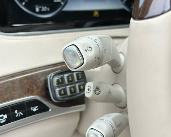 Белый Мерседес С Класс, объемом двигателя 4.7 л и пробегом 162 тыс. км за 55000 $, фото 14 на Automoto.ua