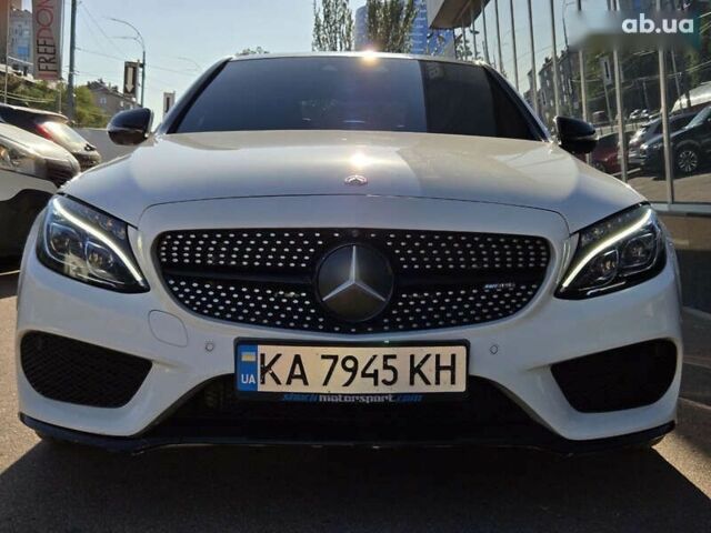 Белый Мерседес С Класс, объемом двигателя 3 л и пробегом 109 тыс. км за 34500 $, фото 2 на Automoto.ua