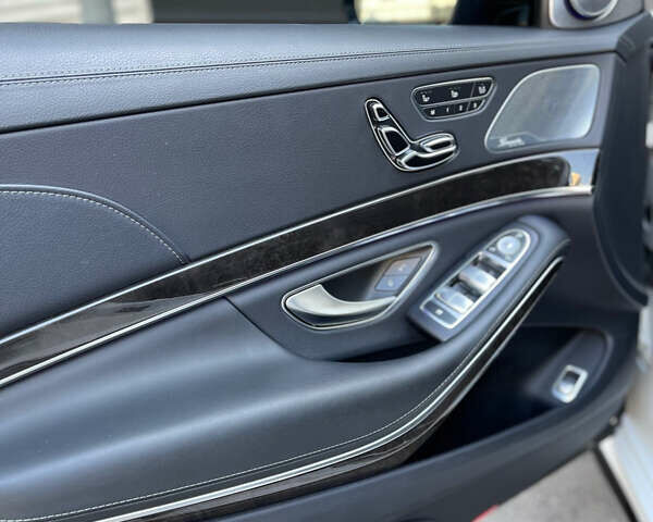 Білий Мерседес С Клас, об'ємом двигуна 5.46 л та пробігом 150 тис. км за 61000 $, фото 17 на Automoto.ua