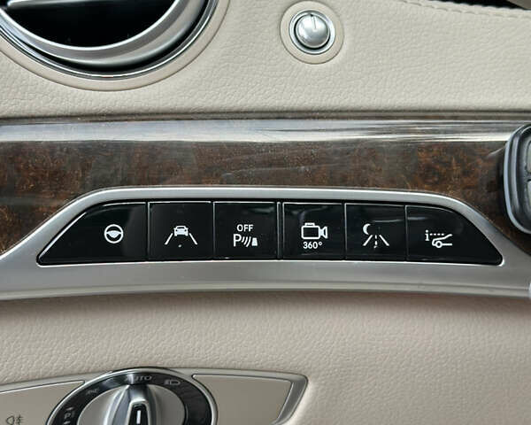 Белый Мерседес С Класс, объемом двигателя 4.7 л и пробегом 162 тыс. км за 55000 $, фото 13 на Automoto.ua