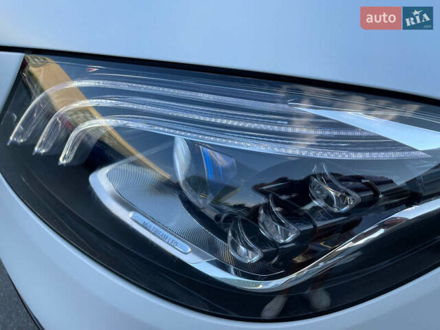 Білий Мерседес С Клас, об'ємом двигуна 5.46 л та пробігом 150 тис. км за 61000 $, фото 44 на Automoto.ua