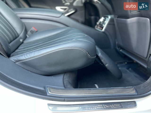 Білий Мерседес С Клас, об'ємом двигуна 5.46 л та пробігом 150 тис. км за 61000 $, фото 32 на Automoto.ua