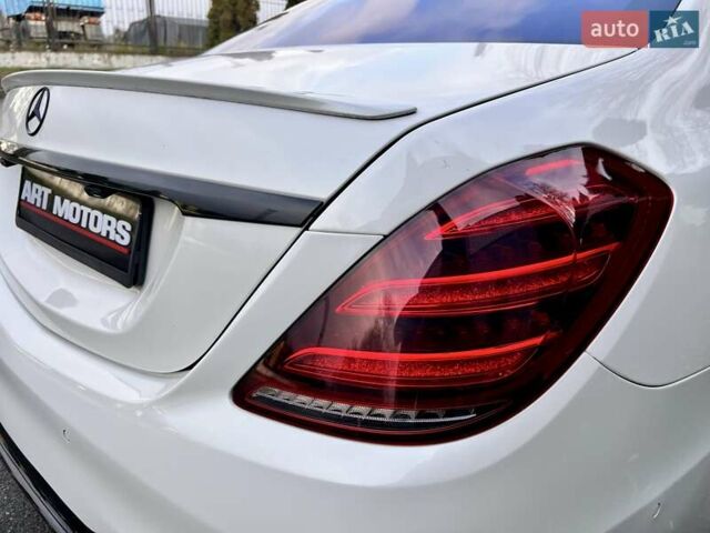 Белый Мерседес С Класс, объемом двигателя 5.46 л и пробегом 64 тыс. км за 67999 $, фото 11 на Automoto.ua