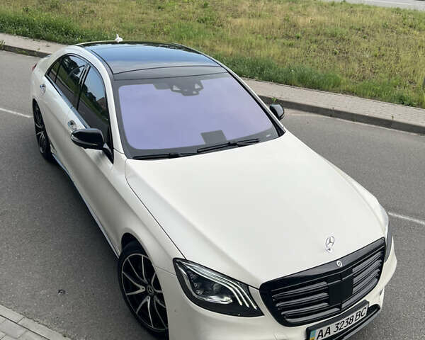 Белый Мерседес С Класс, объемом двигателя 2.99 л и пробегом 99 тыс. км за 49999 $, фото 4 на Automoto.ua