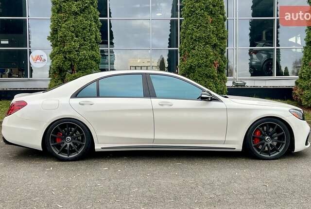 Белый Мерседес С Класс, объемом двигателя 5.46 л и пробегом 64 тыс. км за 67999 $, фото 4 на Automoto.ua