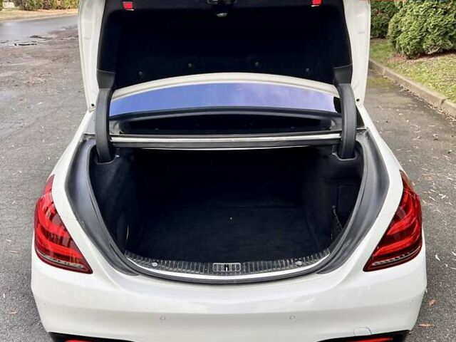 Белый Мерседес С Класс, объемом двигателя 5.46 л и пробегом 64 тыс. км за 67999 $, фото 12 на Automoto.ua