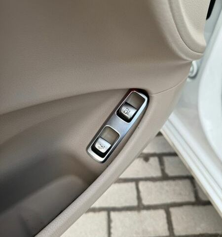 Белый Мерседес С Класс, объемом двигателя 3 л и пробегом 225 тыс. км за 27900 $, фото 49 на Automoto.ua