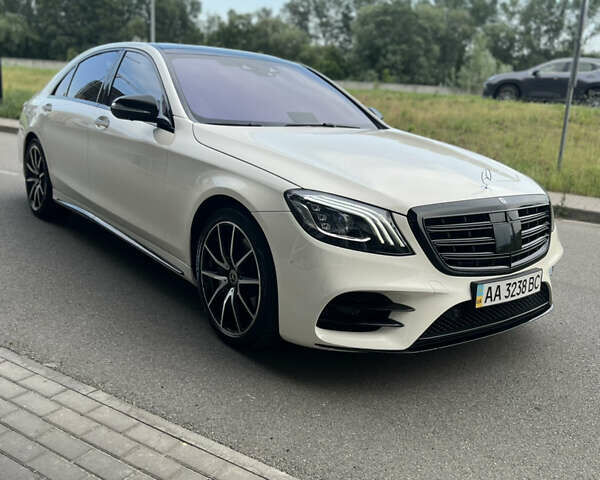 Белый Мерседес С Класс, объемом двигателя 2.99 л и пробегом 99 тыс. км за 49999 $, фото 2 на Automoto.ua