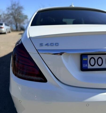 Белый Мерседес С Класс, объемом двигателя 3 л и пробегом 76 тыс. км за 43999 $, фото 2 на Automoto.ua