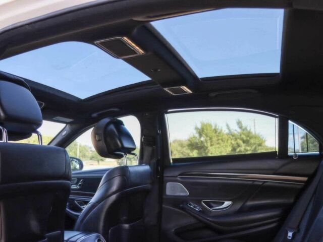 Белый Мерседес С Класс, объемом двигателя 4.7 л и пробегом 56 тыс. км за 14300 $, фото 11 на Automoto.ua