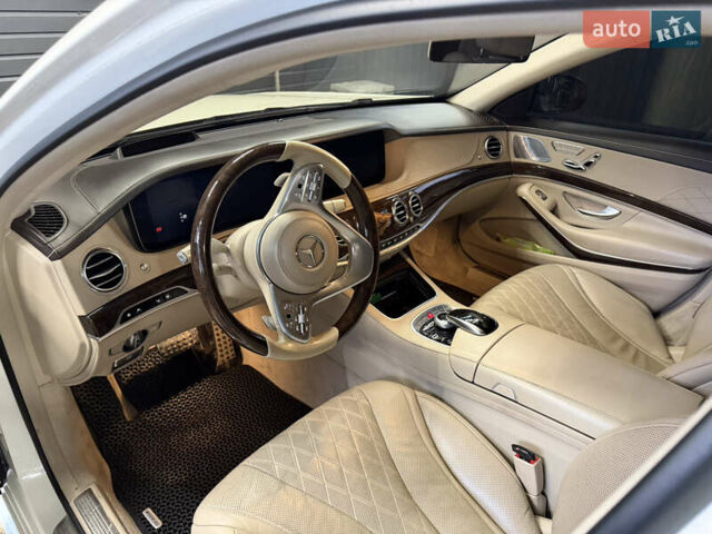 Білий Мерседес С Клас, об'ємом двигуна 3.98 л та пробігом 148 тис. км за 60000 $, фото 5 на Automoto.ua