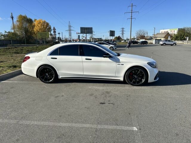 Белый Мерседес С Класс, объемом двигателя 4 л и пробегом 82 тыс. км за 82000 $, фото 17 на Automoto.ua