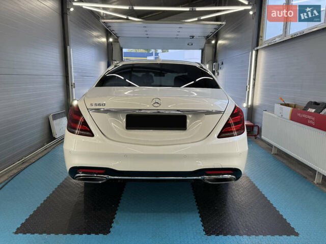 Белый Мерседес С Класс, объемом двигателя 3.99 л и пробегом 31 тыс. км за 65000 $, фото 4 на Automoto.ua