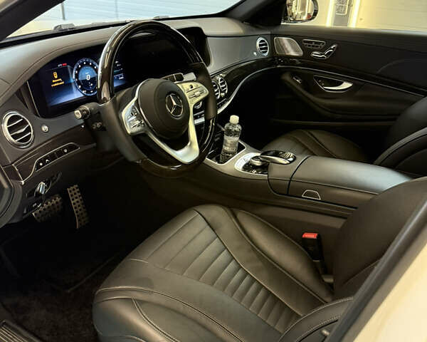 Белый Мерседес С Класс, объемом двигателя 3.99 л и пробегом 31 тыс. км за 65000 $, фото 8 на Automoto.ua