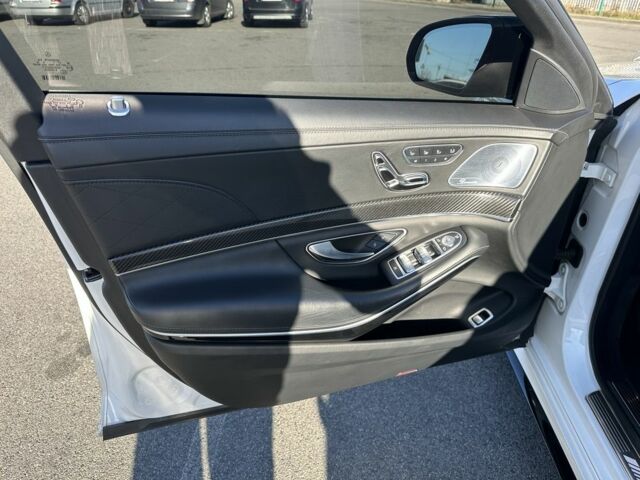 Белый Мерседес С Класс, объемом двигателя 4 л и пробегом 82 тыс. км за 82000 $, фото 11 на Automoto.ua