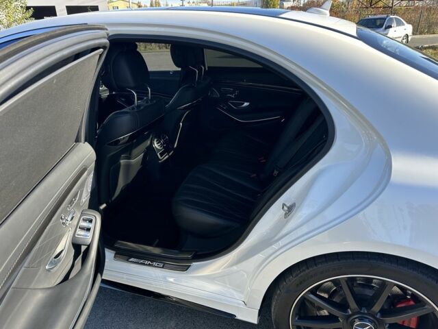 Белый Мерседес С Класс, объемом двигателя 4 л и пробегом 82 тыс. км за 82000 $, фото 14 на Automoto.ua