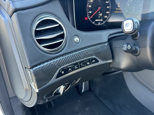 Белый Мерседес С Класс, объемом двигателя 4 л и пробегом 82 тыс. км за 82000 $, фото 7 на Automoto.ua