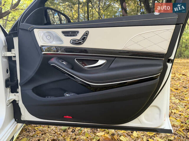 Белый Мерседес С Класс, объемом двигателя 5.46 л и пробегом 59 тыс. км за 91000 $, фото 48 на Automoto.ua