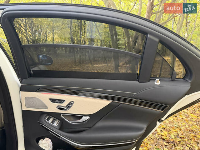 Белый Мерседес С Класс, объемом двигателя 5.46 л и пробегом 59 тыс. км за 91000 $, фото 55 на Automoto.ua