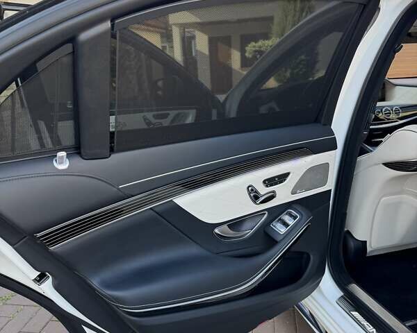 Белый Мерседес С Класс, объемом двигателя 4 л и пробегом 55 тыс. км за 79500 $, фото 22 на Automoto.ua