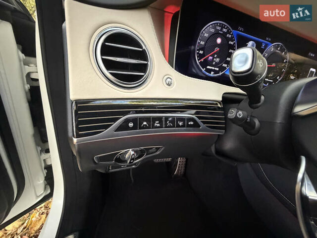 Белый Мерседес С Класс, объемом двигателя 5.46 л и пробегом 59 тыс. км за 91000 $, фото 35 на Automoto.ua