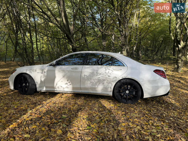 Белый Мерседес С Класс, объемом двигателя 5.46 л и пробегом 59 тыс. км за 91000 $, фото 2 на Automoto.ua