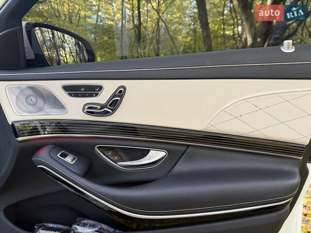 Белый Мерседес С Класс, объемом двигателя 5.46 л и пробегом 59 тыс. км за 91000 $, фото 49 на Automoto.ua