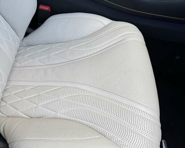 Белый Мерседес С Класс, объемом двигателя 4 л и пробегом 55 тыс. км за 79500 $, фото 33 на Automoto.ua