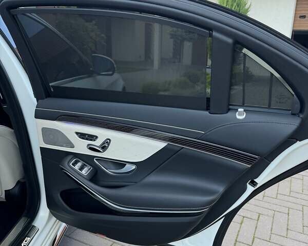 Белый Мерседес С Класс, объемом двигателя 4 л и пробегом 55 тыс. км за 79500 $, фото 26 на Automoto.ua